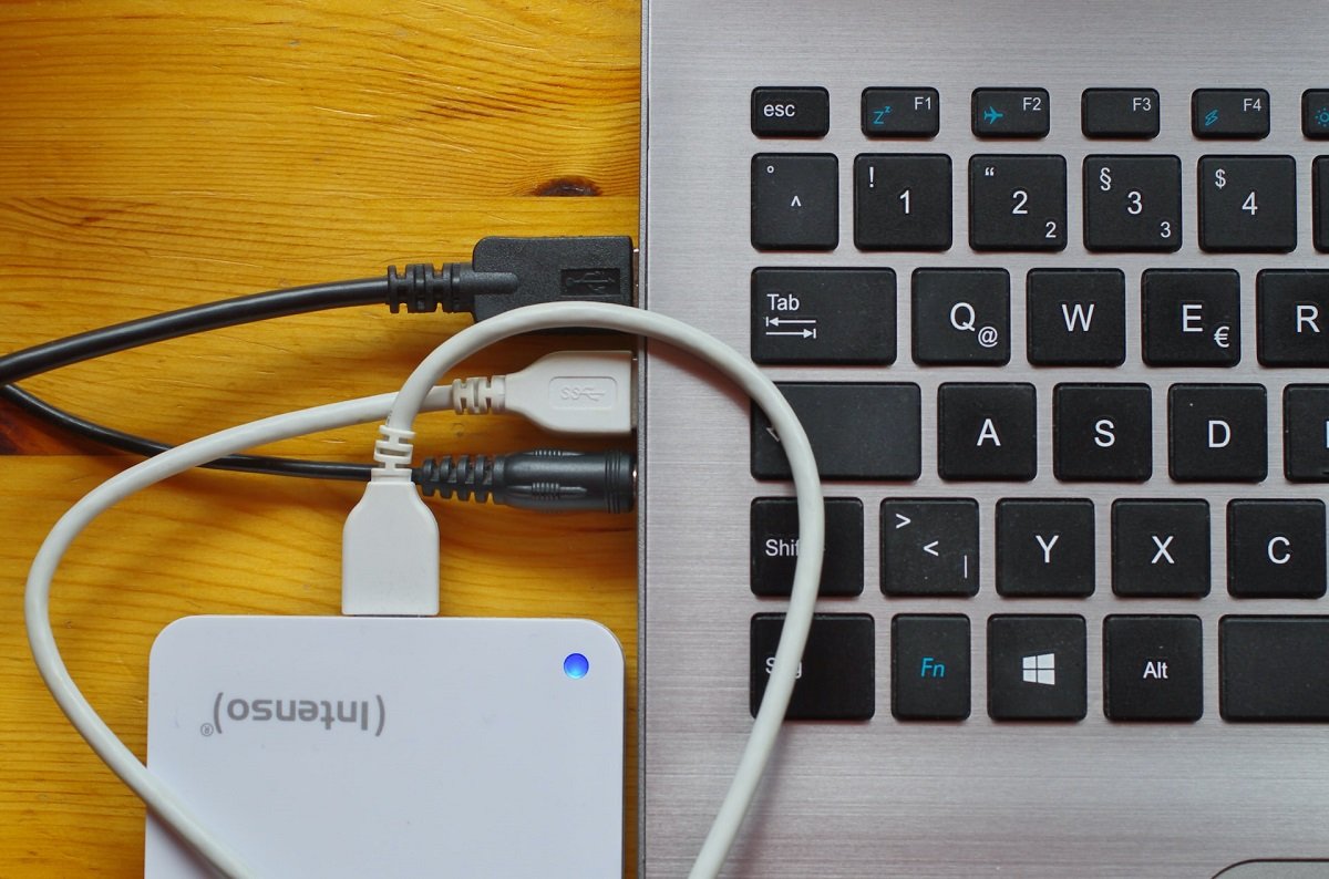 connect external hard drive or hard disk