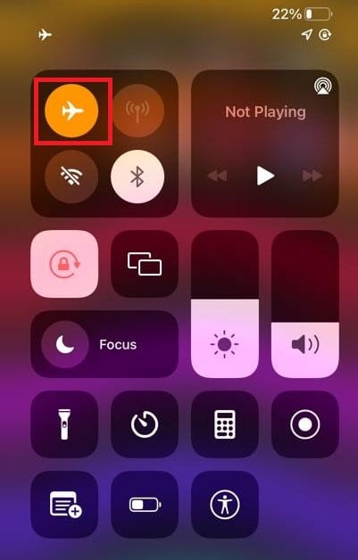 Enable the airplane mode. | How to Freeze Location on Find My iPhone